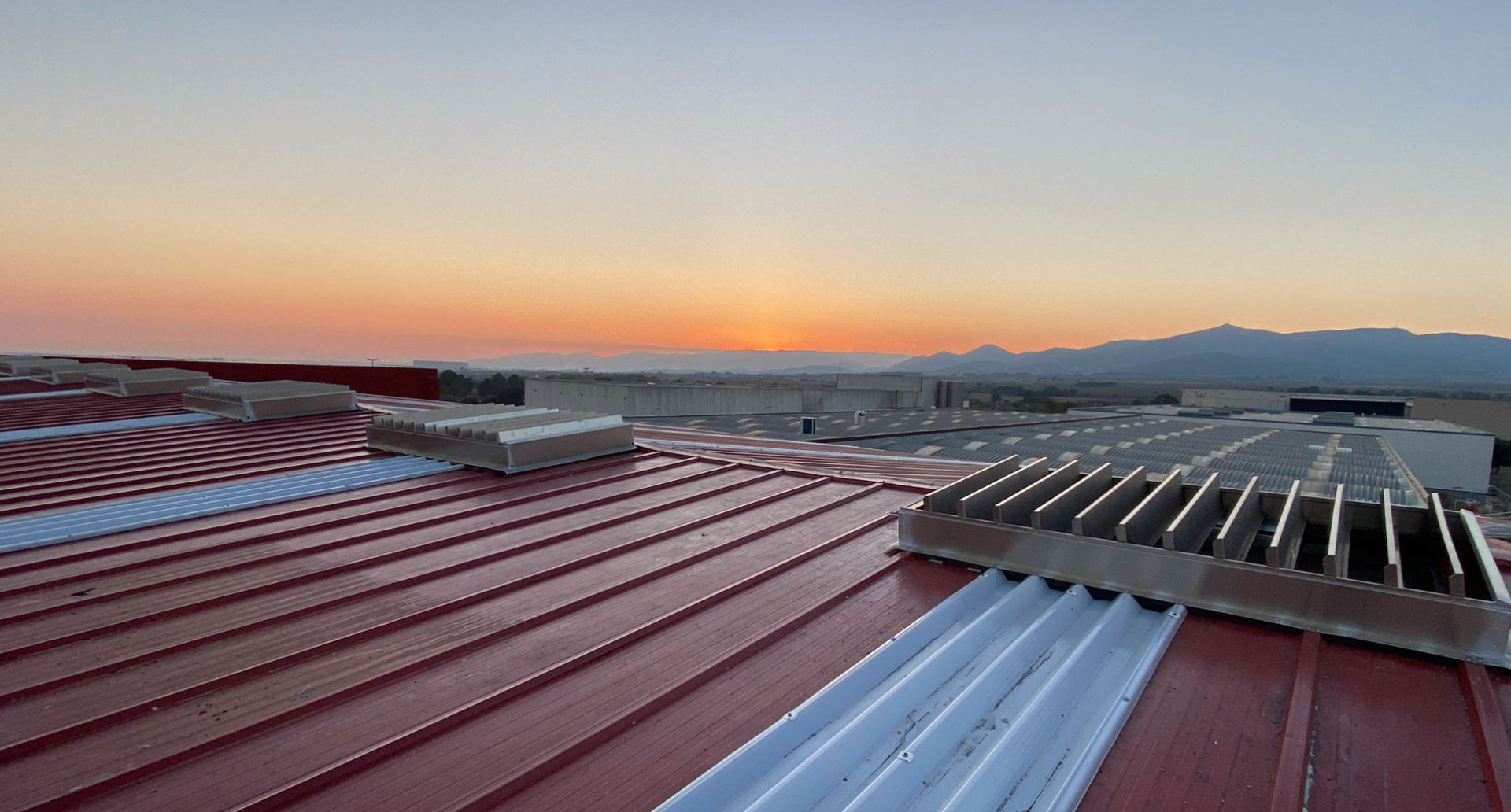 Ingeniería y fábrica. Desarrollamos la soluciones a medida